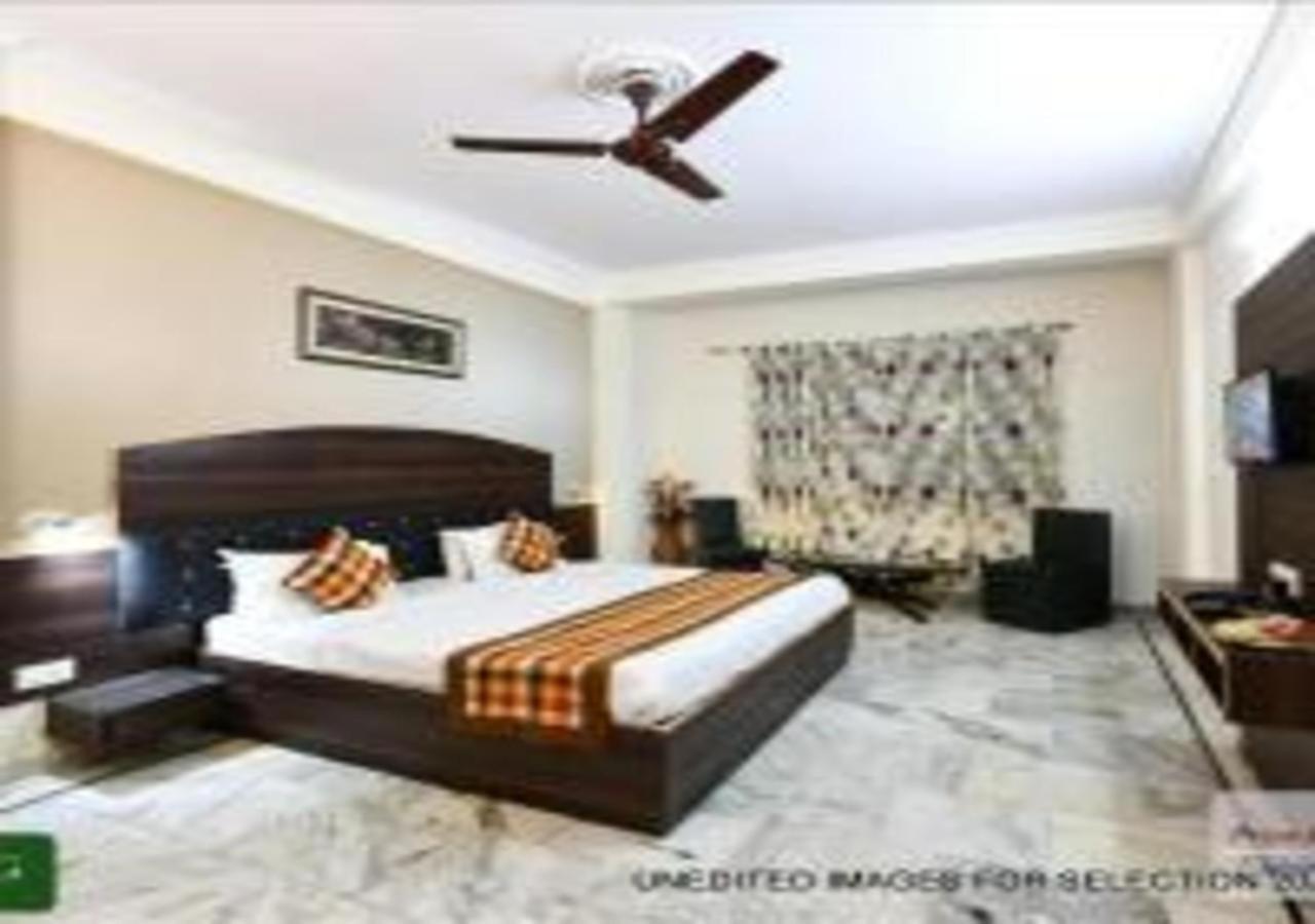 Hotel Chanakya Agra  Esterno foto
