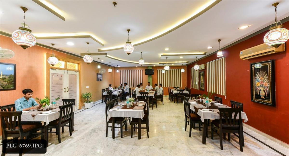 Hotel Chanakya Agra  Esterno foto
